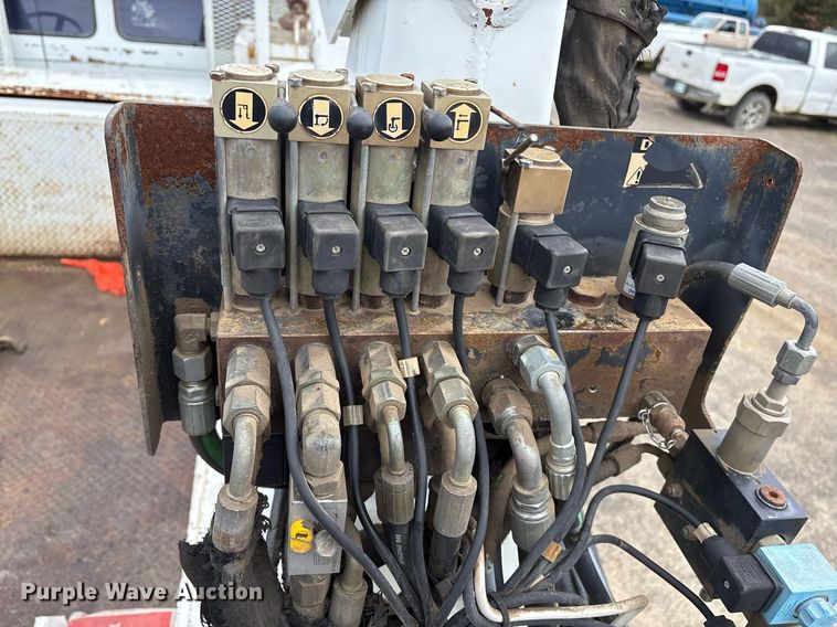 image for item DM1854 2002 Freightliner  F50 utility / service truck