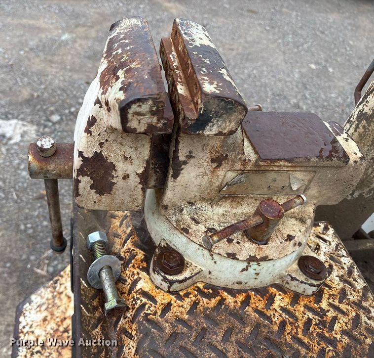 image for item DM1854 2002 Freightliner  F50 utility / service truck