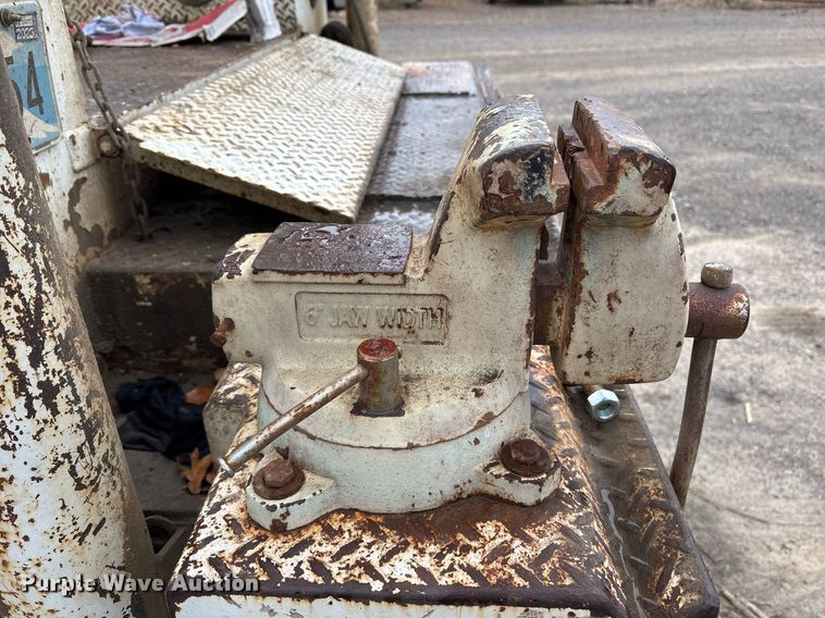 image for item DM1854 2002 Freightliner  F50 utility / service truck