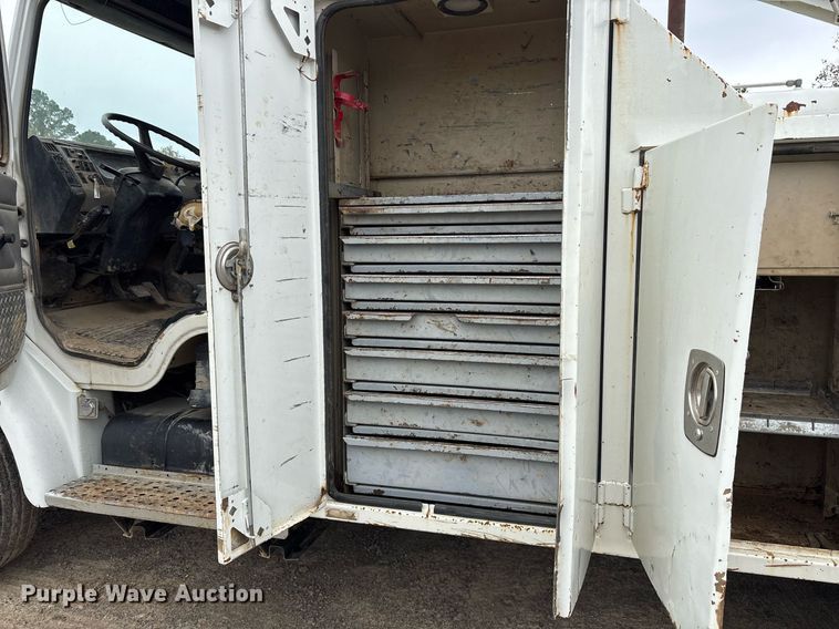 image for item DM1854 2002 Freightliner  F50 utility / service truck