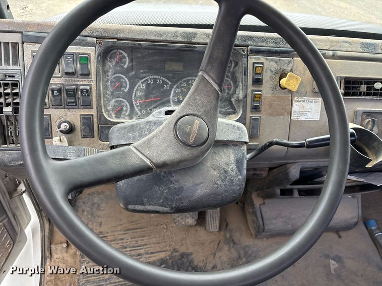 image for item DM1854 2002 Freightliner  F50 utility / service truck