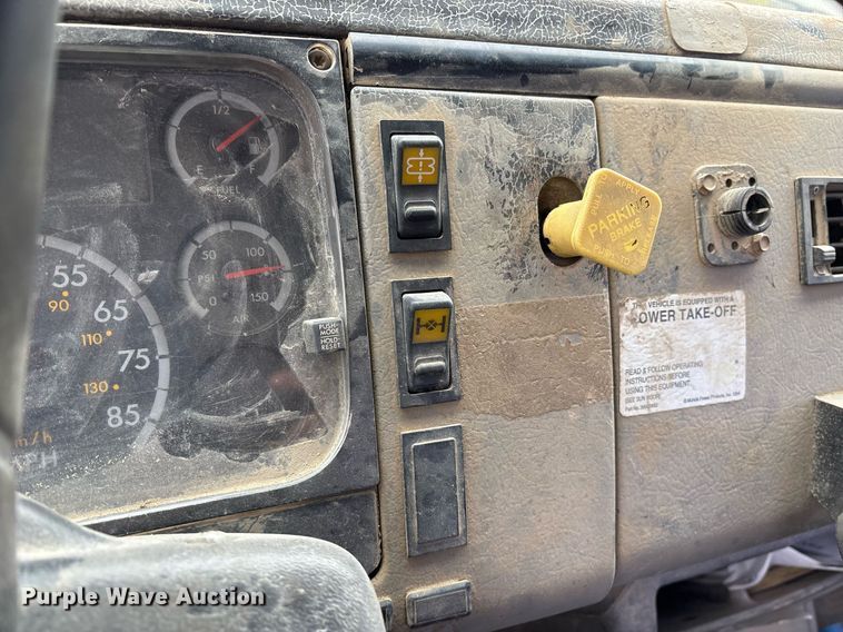 image for item DM1854 2002 Freightliner  F50 utility / service truck