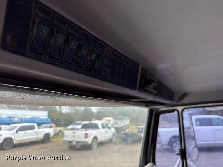 image for item DM1854 2002 Freightliner  F50 utility / service truck