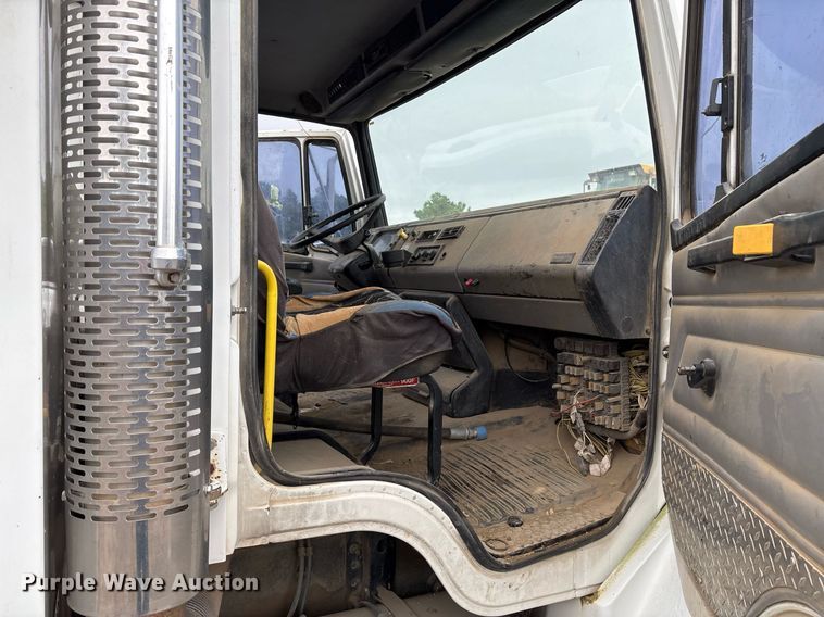 image for item DM1854 2002 Freightliner  F50 utility / service truck