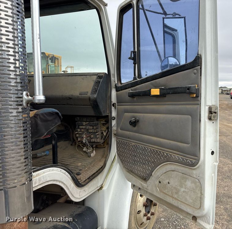 image for item DM1854 2002 Freightliner  F50 utility / service truck