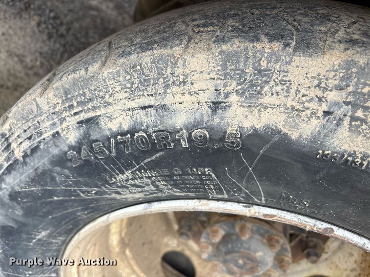 image for item DM1854 2002 Freightliner  F50 utility / service truck