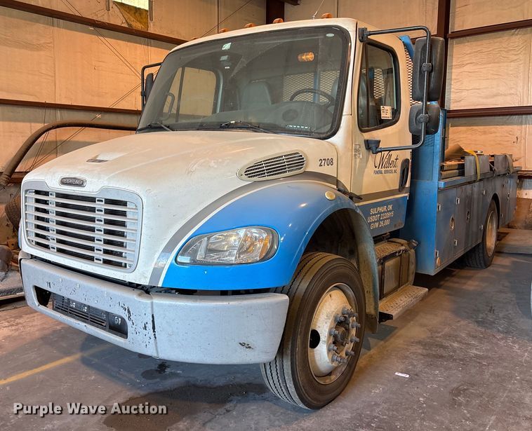 image for item DM1865 2016 Freightliner Business Class M2 106 flatbed truck