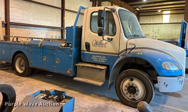 image for item DM1865 2016 Freightliner Business Class M2 106 flatbed truck