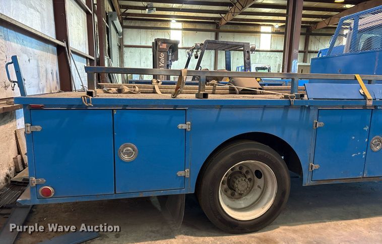 image for item DM1865 2016 Freightliner Business Class M2 106 flatbed truck