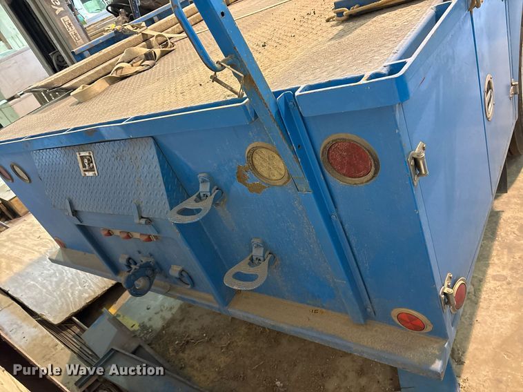 image for item DM1865 2016 Freightliner Business Class M2 106 flatbed truck