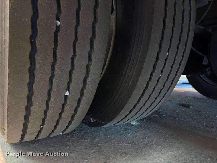 image for item DM1865 2016 Freightliner Business Class M2 106 flatbed truck