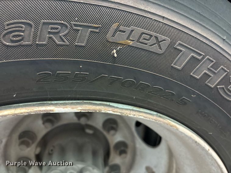 image for item DM1865 2016 Freightliner Business Class M2 106 flatbed truck