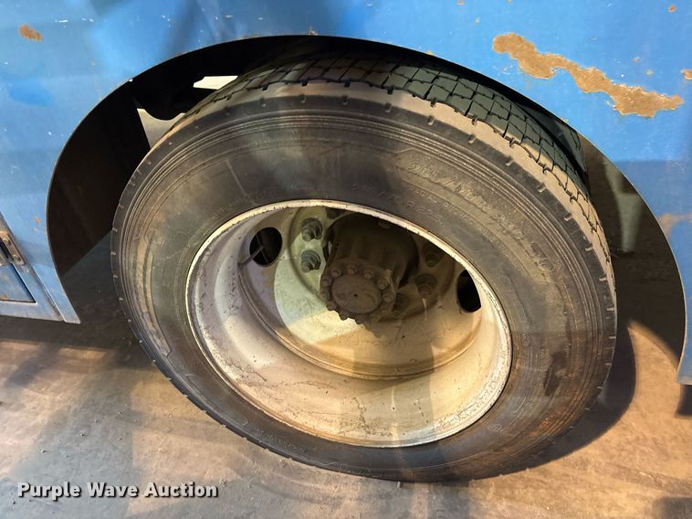 image for item DM1865 2016 Freightliner Business Class M2 106 flatbed truck