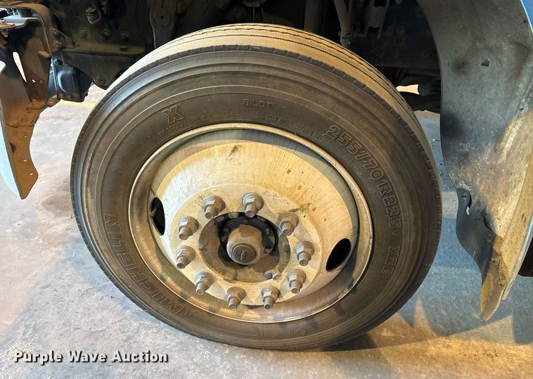 image for item DM1865 2016 Freightliner Business Class M2 106 flatbed truck