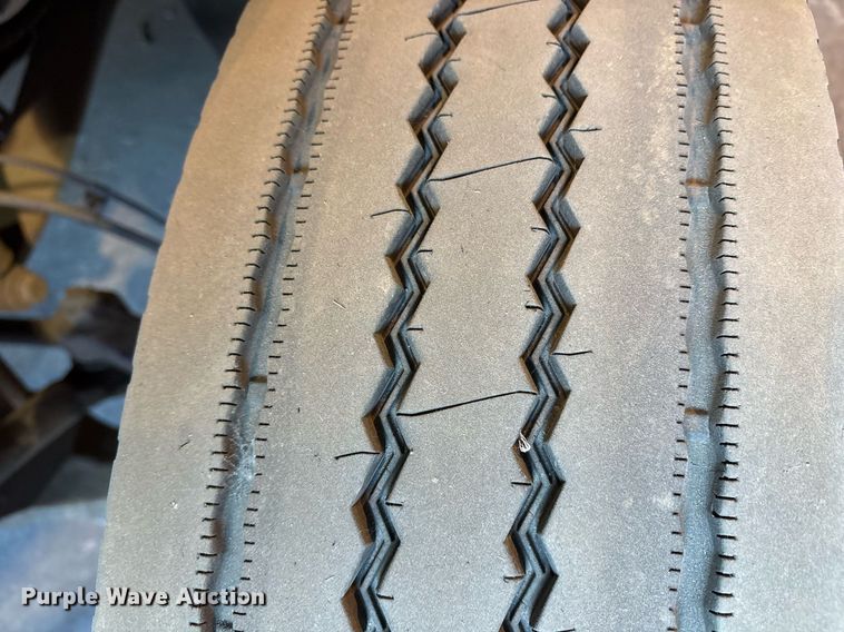 image for item DM1865 2016 Freightliner Business Class M2 106 flatbed truck