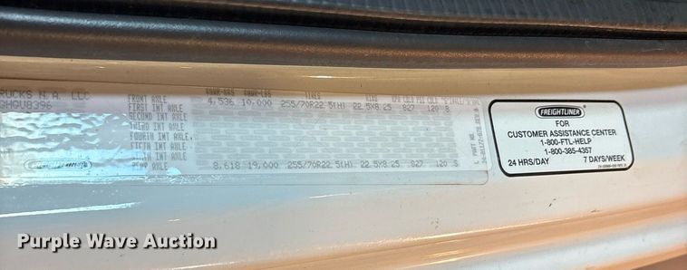 image for item DM1865 2016 Freightliner Business Class M2 106 flatbed truck