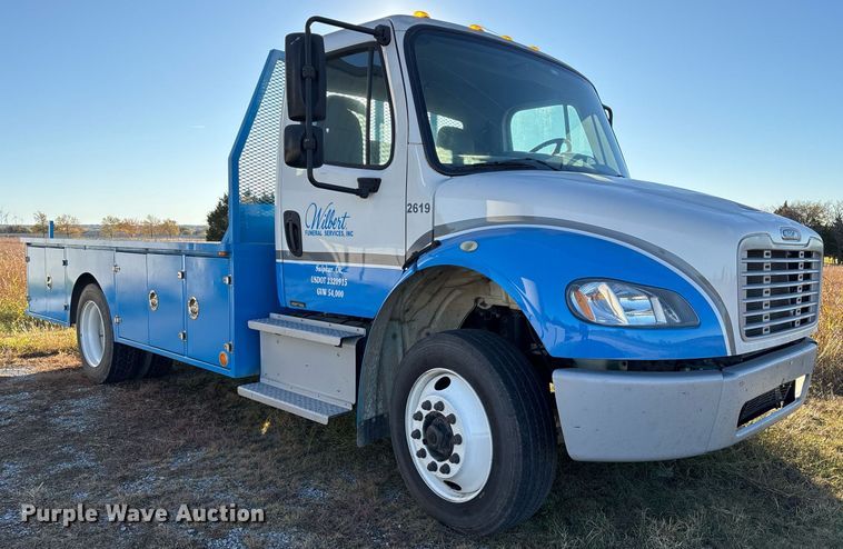 image for item DM1866 2014 Freightliner Business Class M2 106 flatbed truck