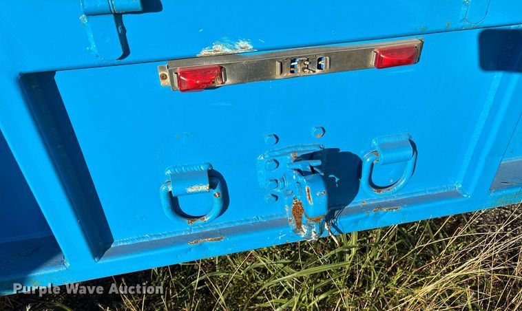 image for item DM1866 2014 Freightliner Business Class M2 106 flatbed truck