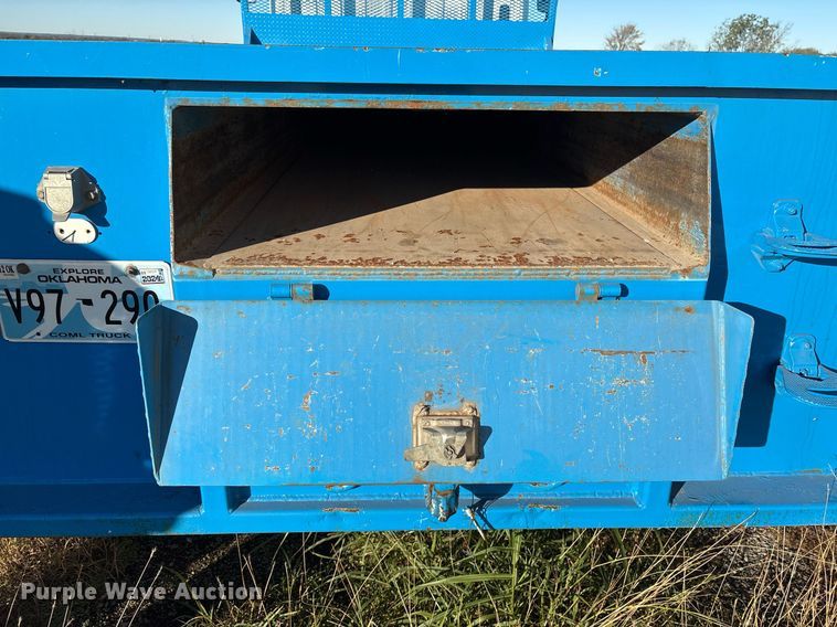 image for item DM1866 2014 Freightliner Business Class M2 106 flatbed truck