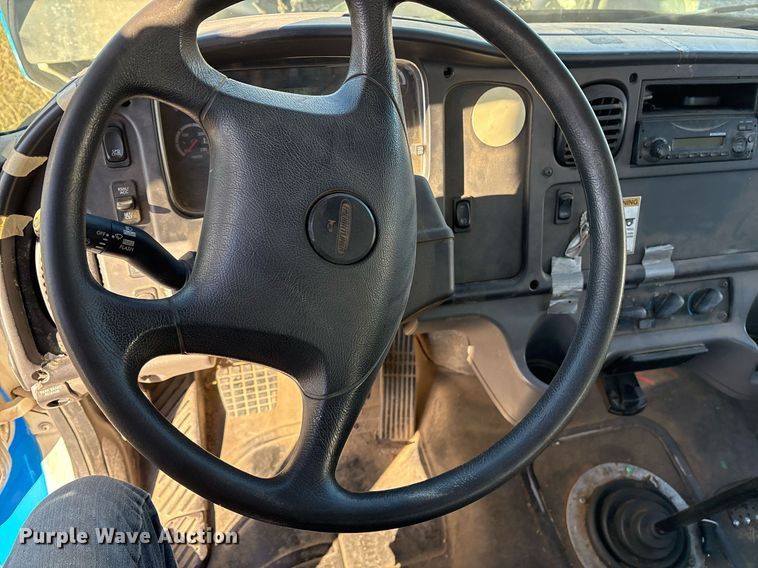 image for item DM1866 2014 Freightliner Business Class M2 106 flatbed truck