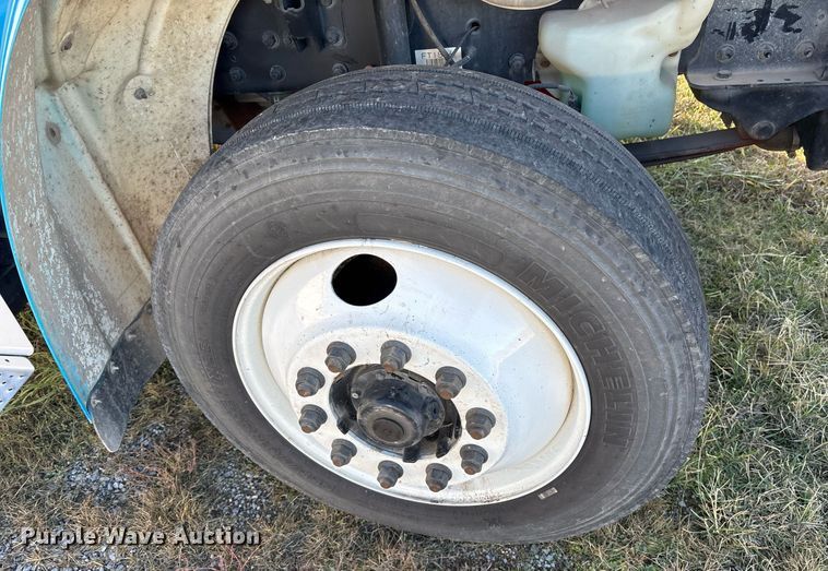 image for item DM1866 2014 Freightliner Business Class M2 106 flatbed truck