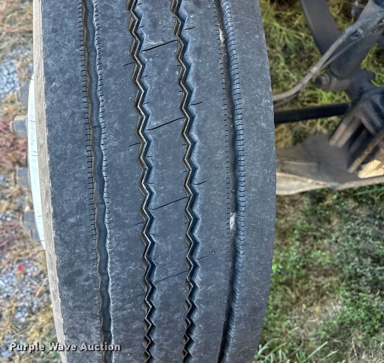 image for item DM1866 2014 Freightliner Business Class M2 106 flatbed truck