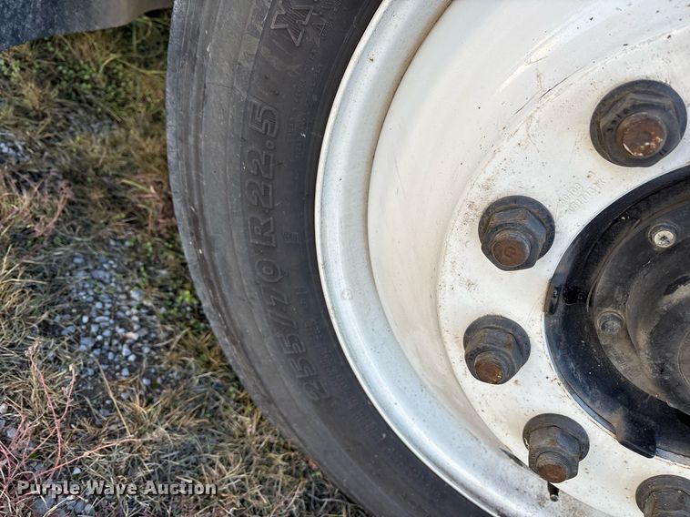 image for item DM1866 2014 Freightliner Business Class M2 106 flatbed truck