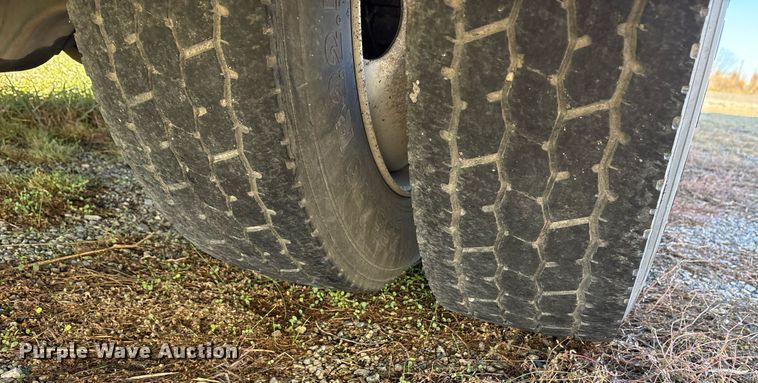 image for item DM1866 2014 Freightliner Business Class M2 106 flatbed truck