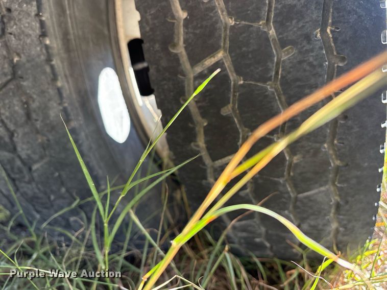 image for item DM1866 2014 Freightliner Business Class M2 106 flatbed truck