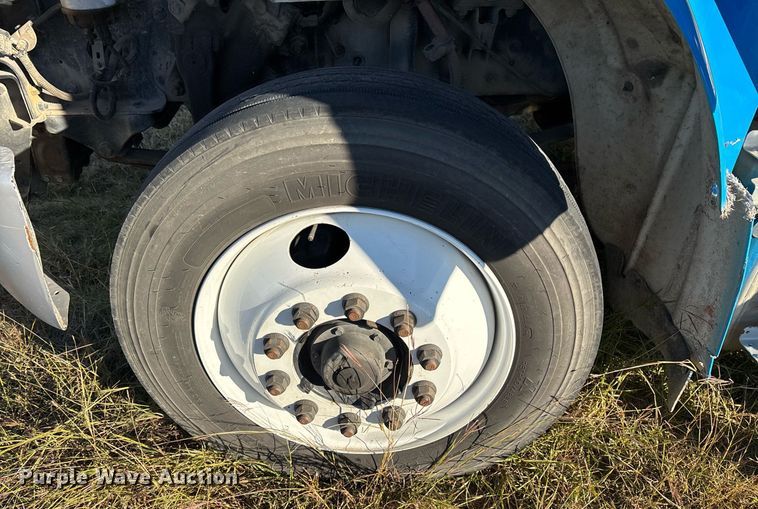 image for item DM1866 2014 Freightliner Business Class M2 106 flatbed truck