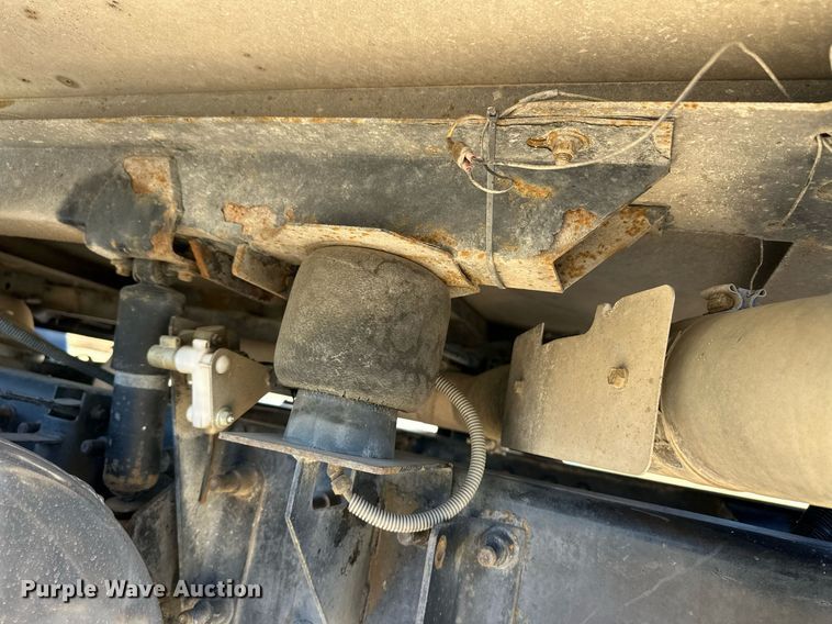 image for item DM2735 2000 Mack CX6 semi truck