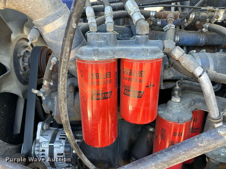 image for item DM2735 2000 Mack CX6 semi truck