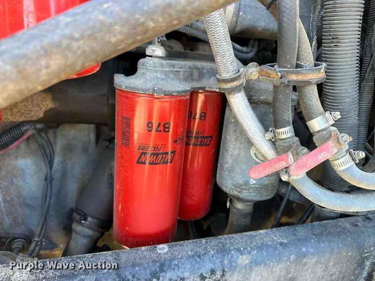 image for item DM2735 2000 Mack CX6 semi truck