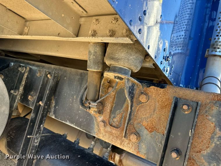 image for item DM2736 2005 Kenworth T600 semi truck