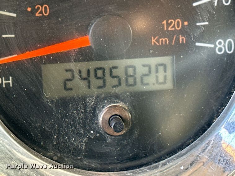 image for item DM2736 2005 Kenworth T600 semi truck