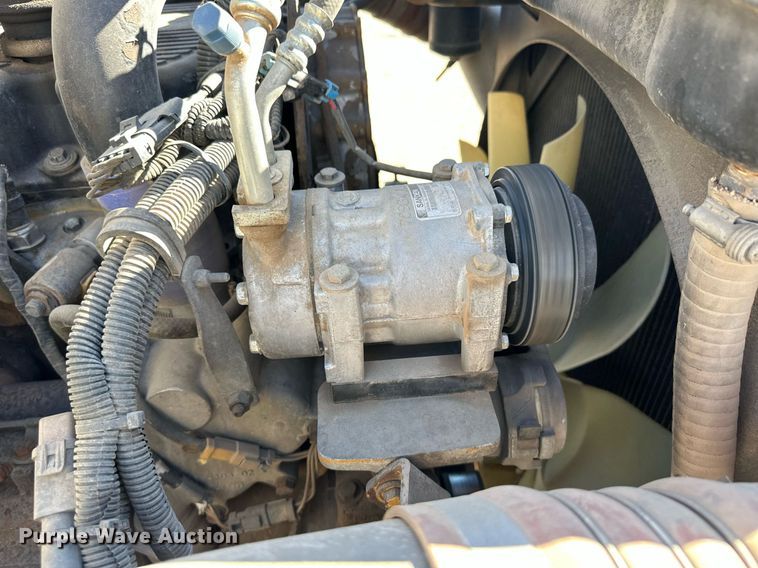 image for item DM2736 2005 Kenworth T600 semi truck