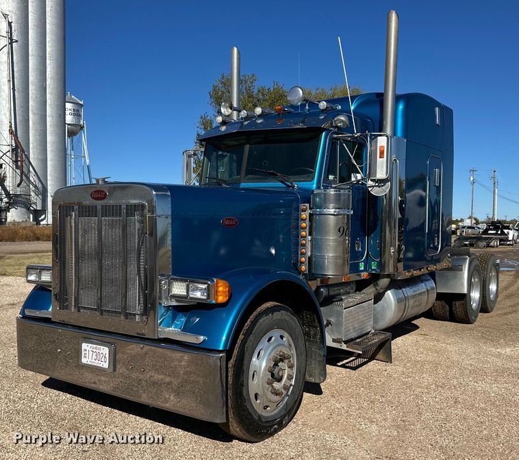 image for item DM2737 1997 Peterbilt 379 semi truck