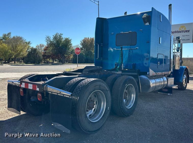 image for item DM2737 1997 Peterbilt 379 semi truck