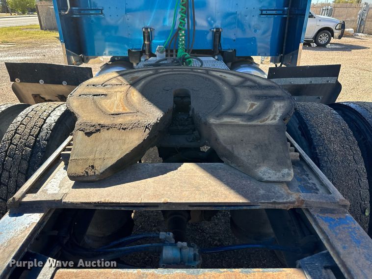 image for item DM2737 1997 Peterbilt 379 semi truck