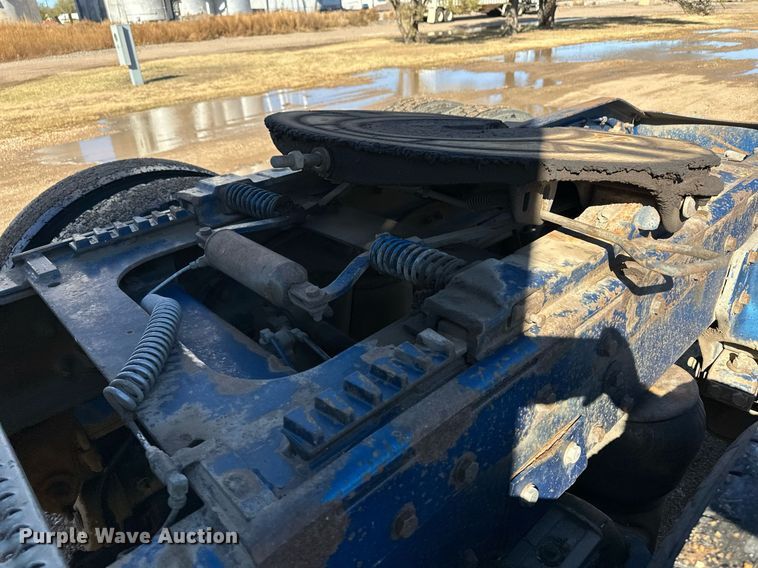 image for item DM2737 1997 Peterbilt 379 semi truck