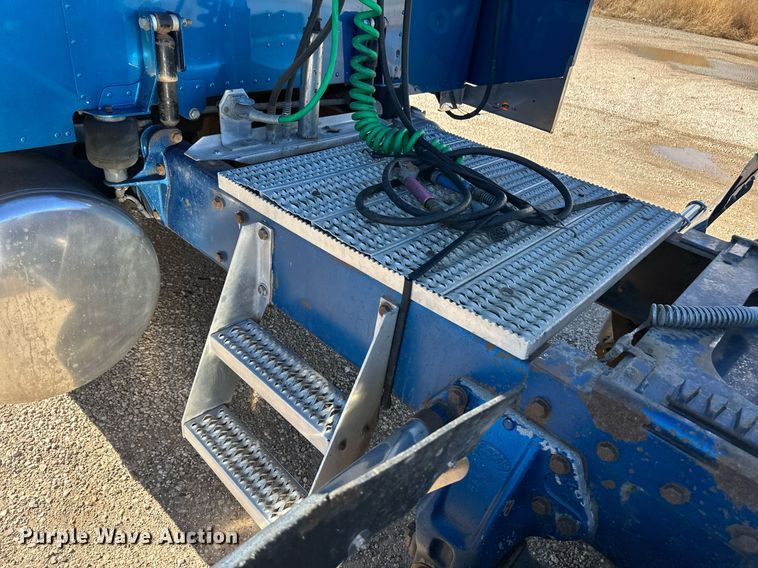 image for item DM2737 1997 Peterbilt 379 semi truck