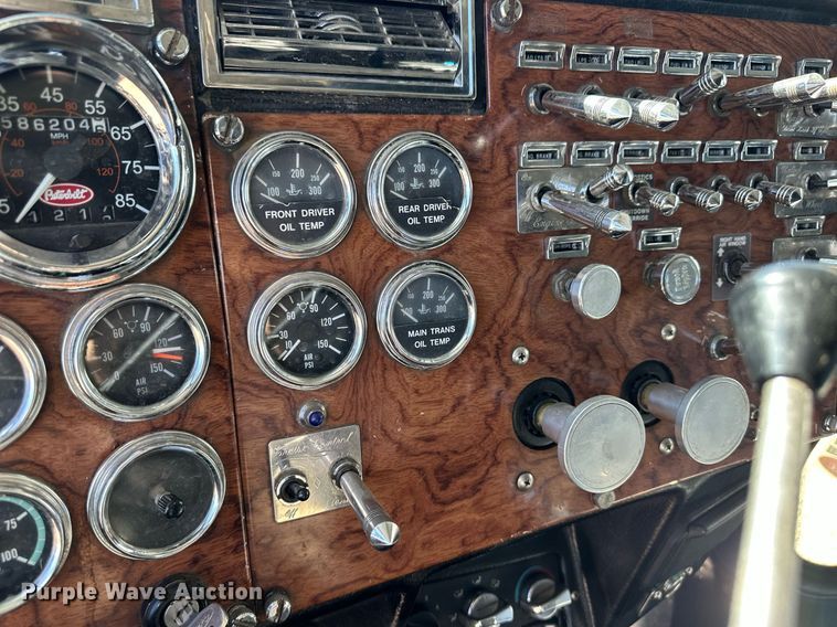 image for item DM2737 1997 Peterbilt 379 semi truck