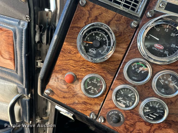 image for item DM2737 1997 Peterbilt 379 semi truck