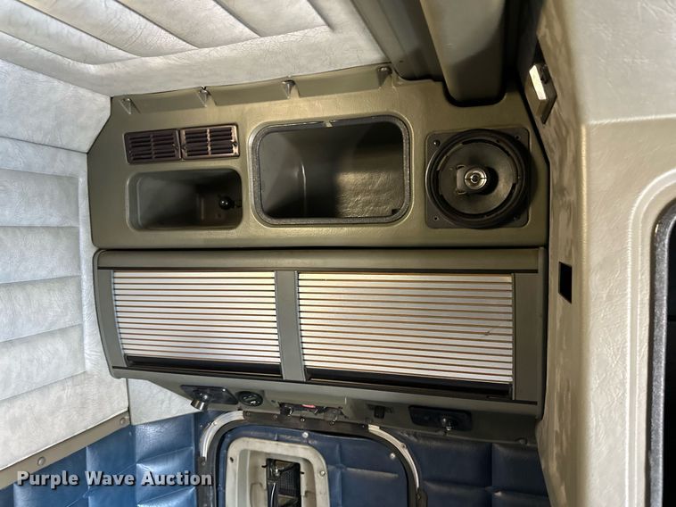 image for item DM2737 1997 Peterbilt 379 semi truck