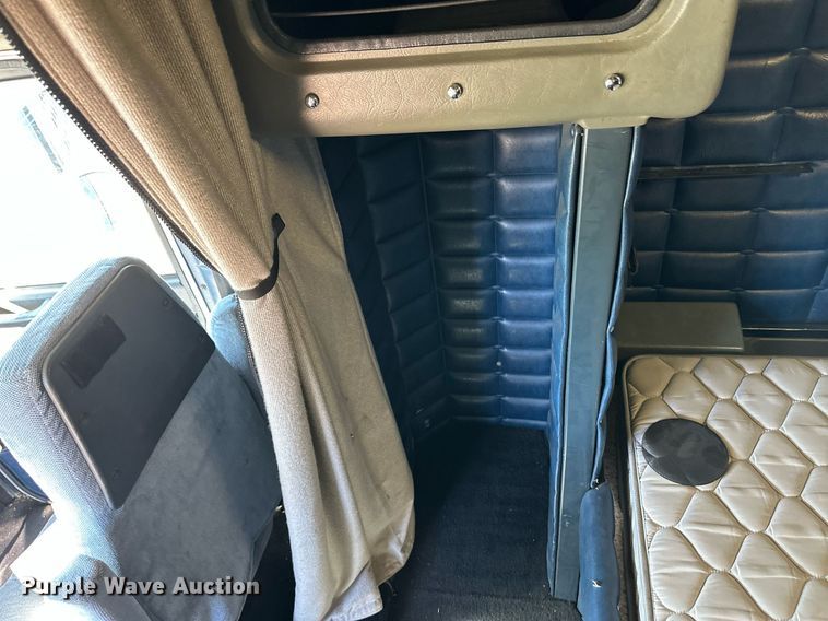 image for item DM2737 1997 Peterbilt 379 semi truck