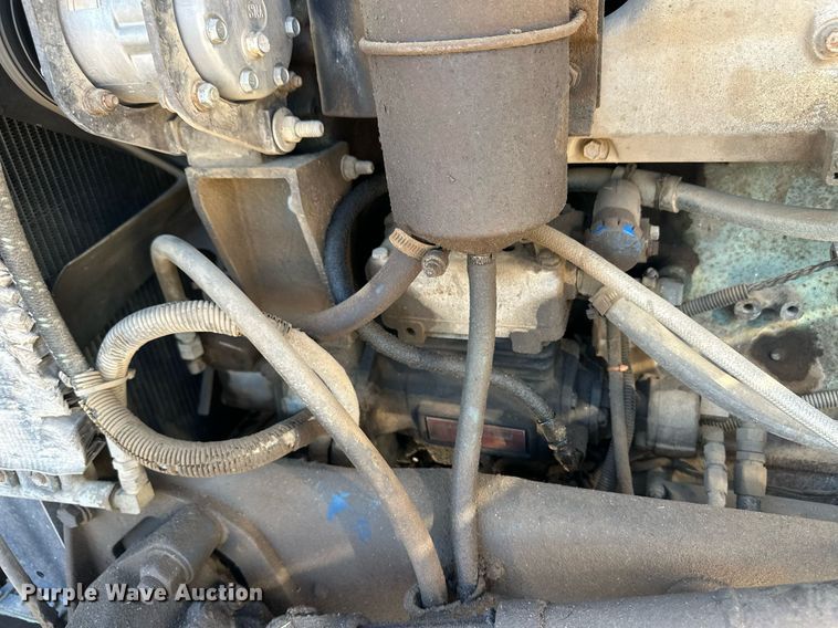 image for item DM2737 1997 Peterbilt 379 semi truck