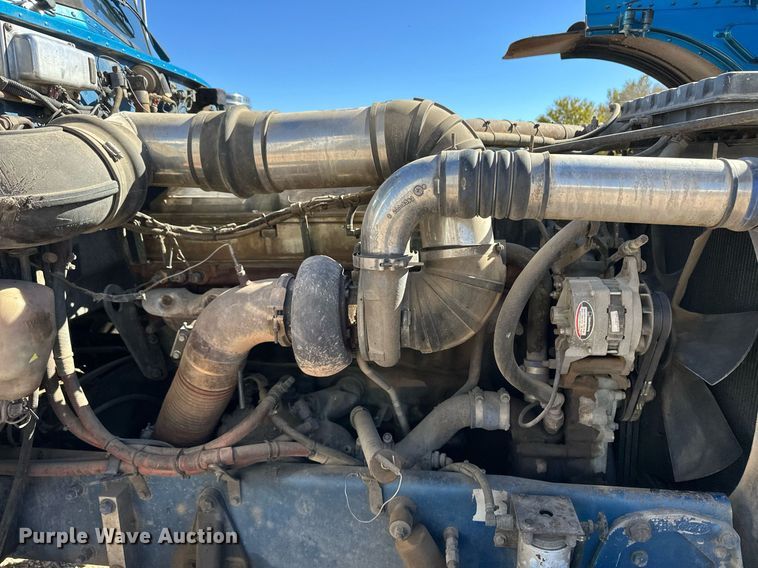 image for item DM2737 1997 Peterbilt 379 semi truck