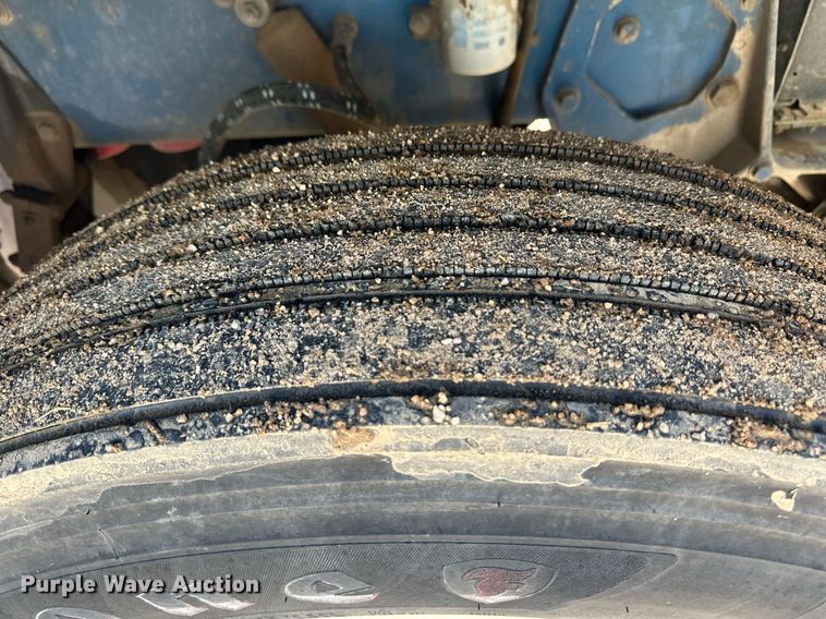 image for item DM2737 1997 Peterbilt 379 semi truck