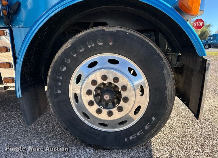 image for item DM2737 1997 Peterbilt 379 semi truck