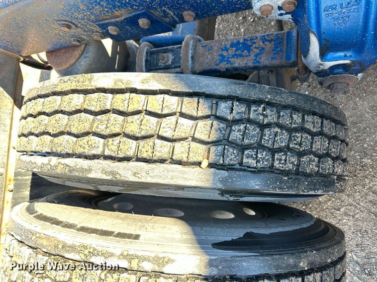 image for item DM2737 1997 Peterbilt 379 semi truck